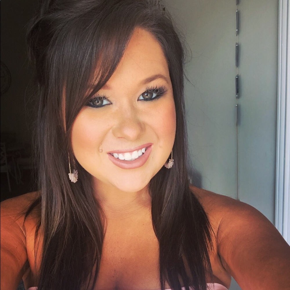 Meet your Posher, Ashley